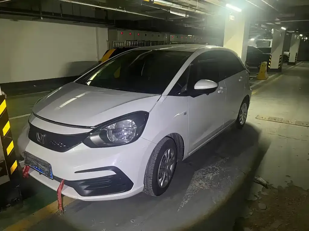 Honda Fit — фото 1