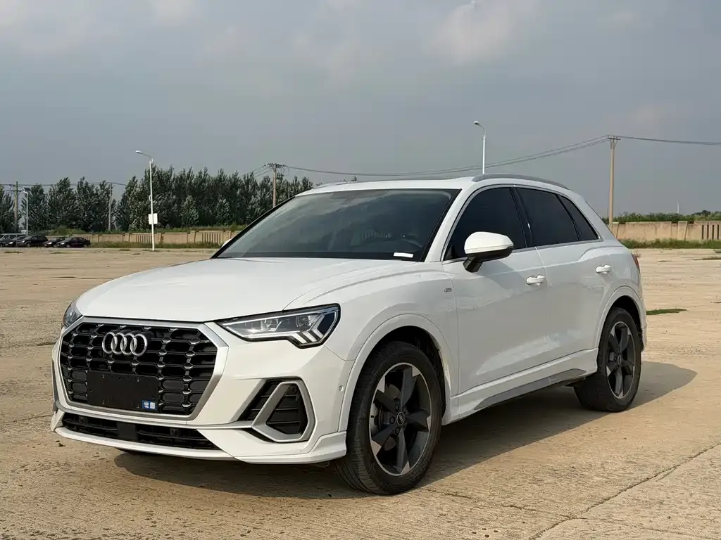 Audi Q3 — фото 1