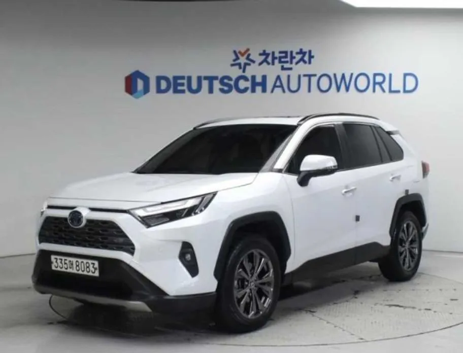 Toyota RAV4 — фото 1