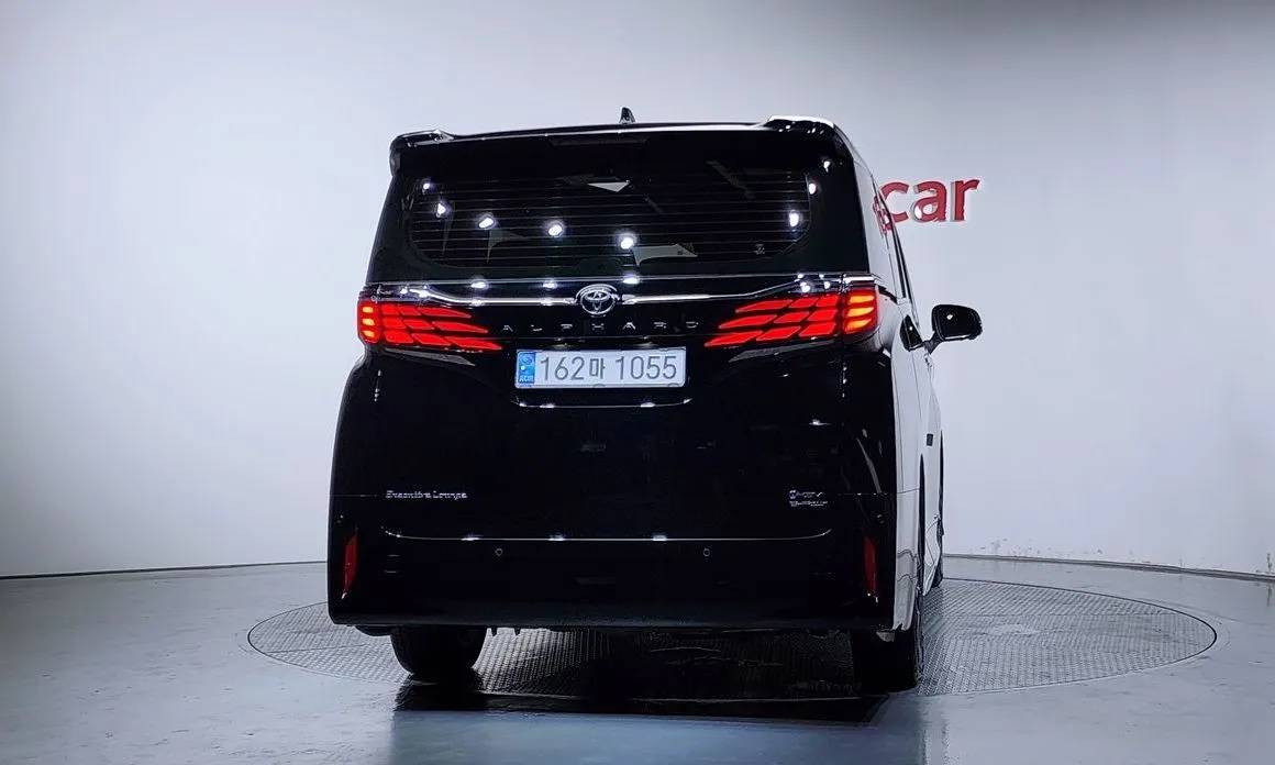 Toyota Alphard — фото 2