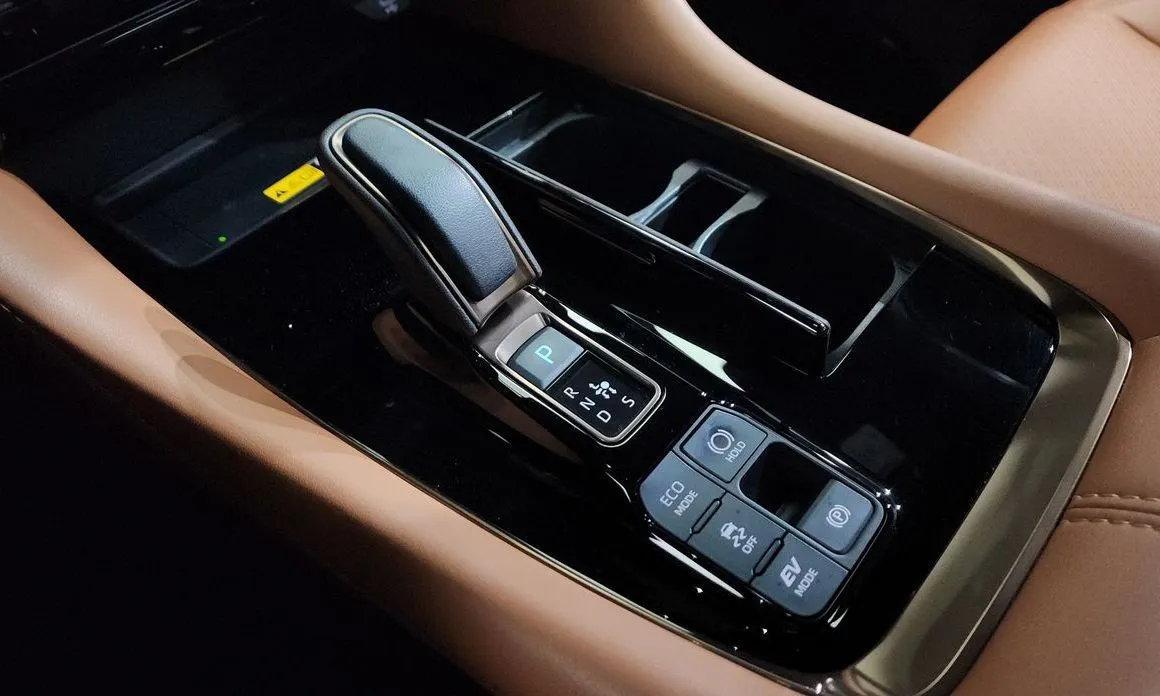 Toyota Alphard — фото 3