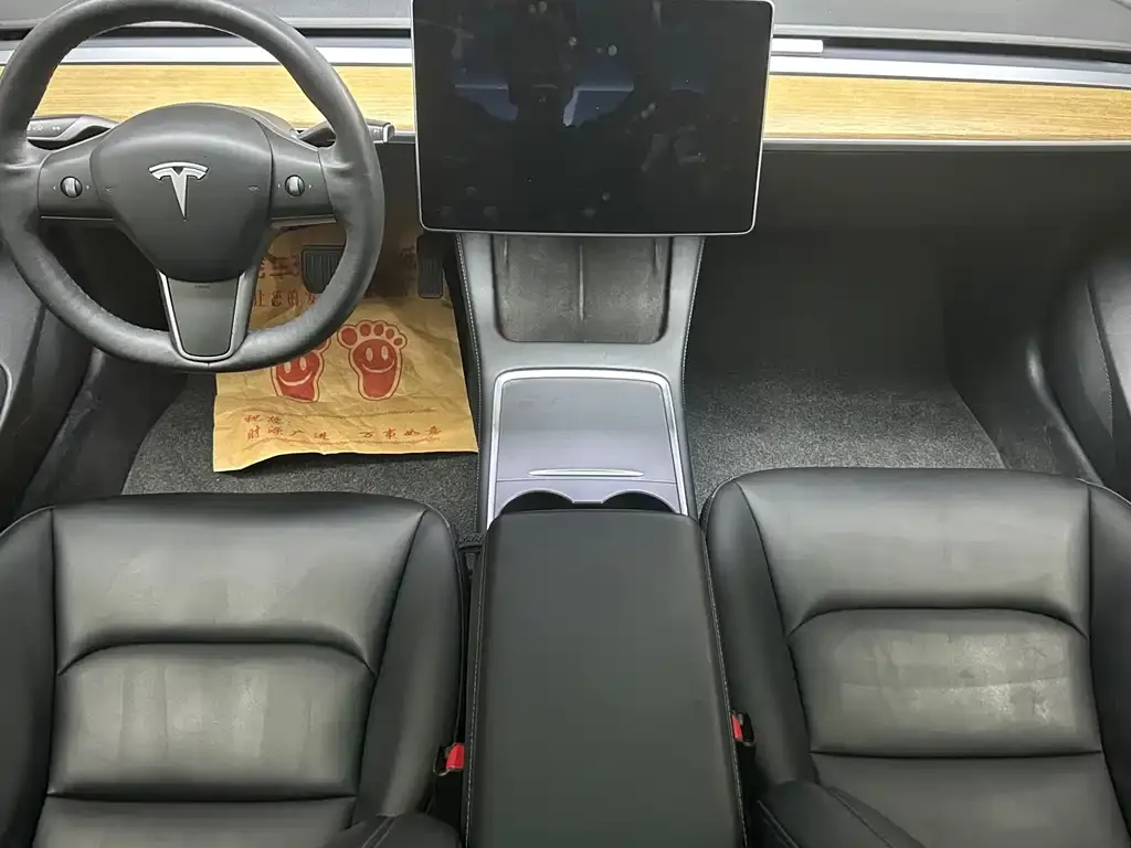 Tesla Model 3 — фото 8