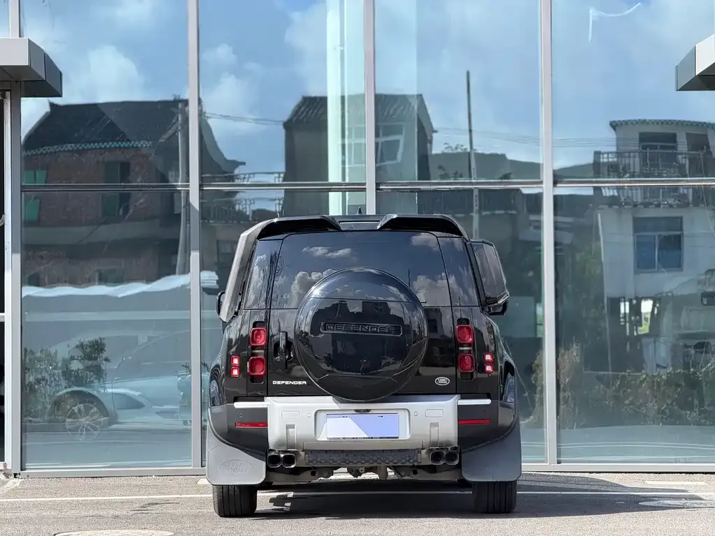 Land Rover Defender — фото 10