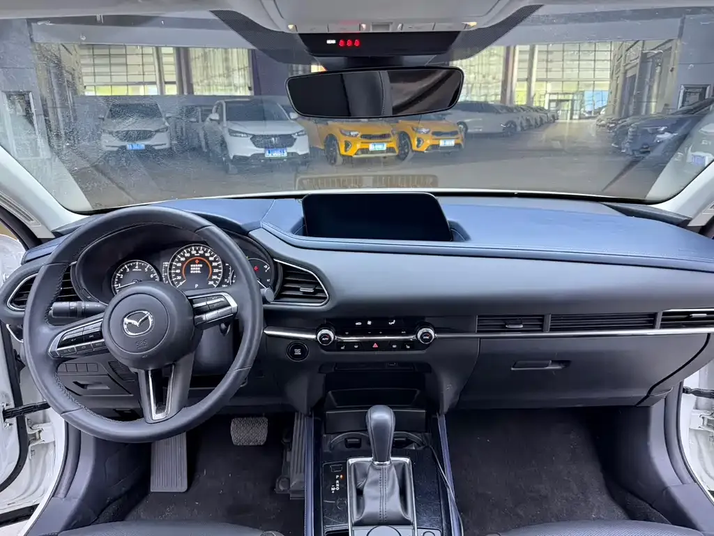 Mazda CX-30 — фото 10