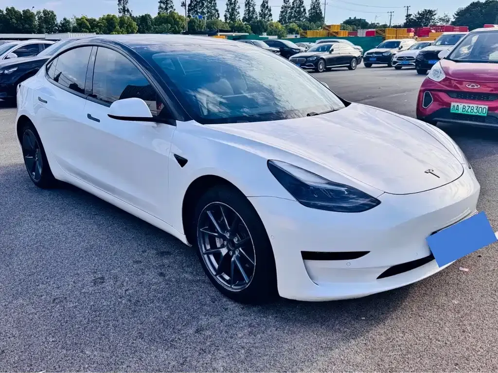 Tesla Model 3 — фото 6