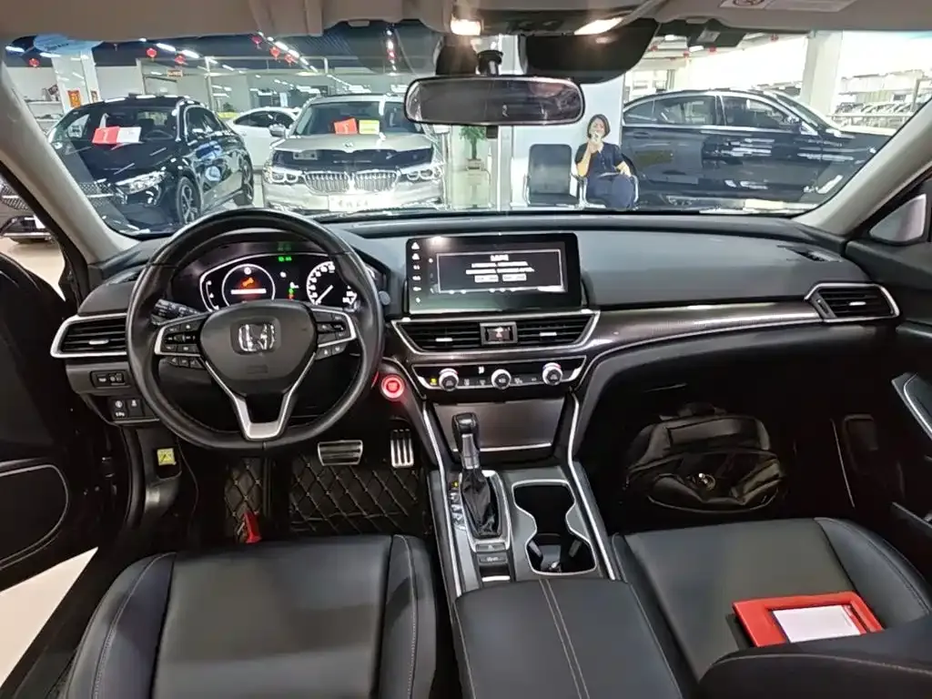 Honda Accord — фото 10