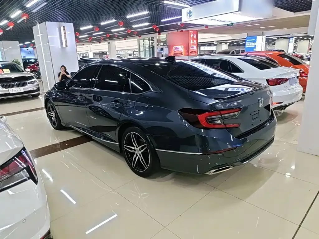 Honda Accord — фото 7