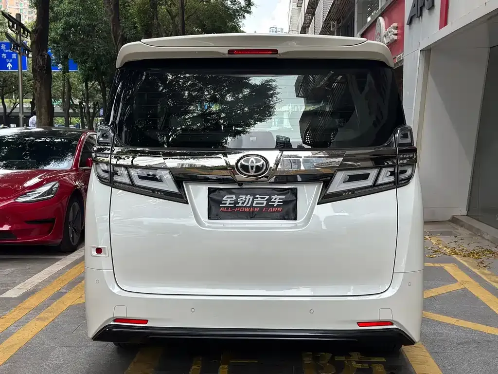 Toyota Vellfire — фото 4
