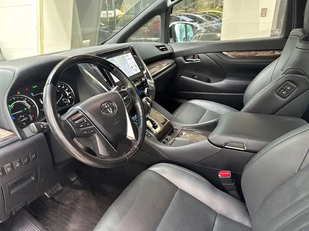 Toyota Vellfire — фото 5