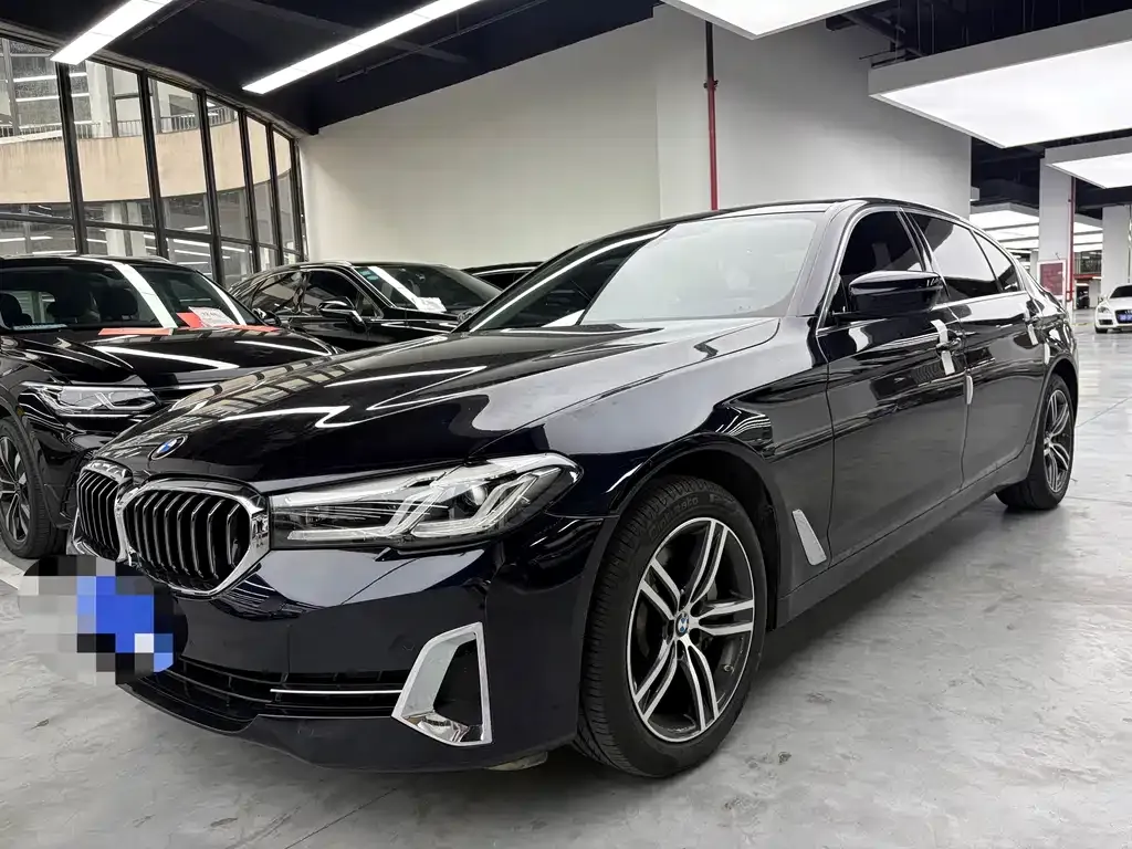 BMW 5 Series — фото 1