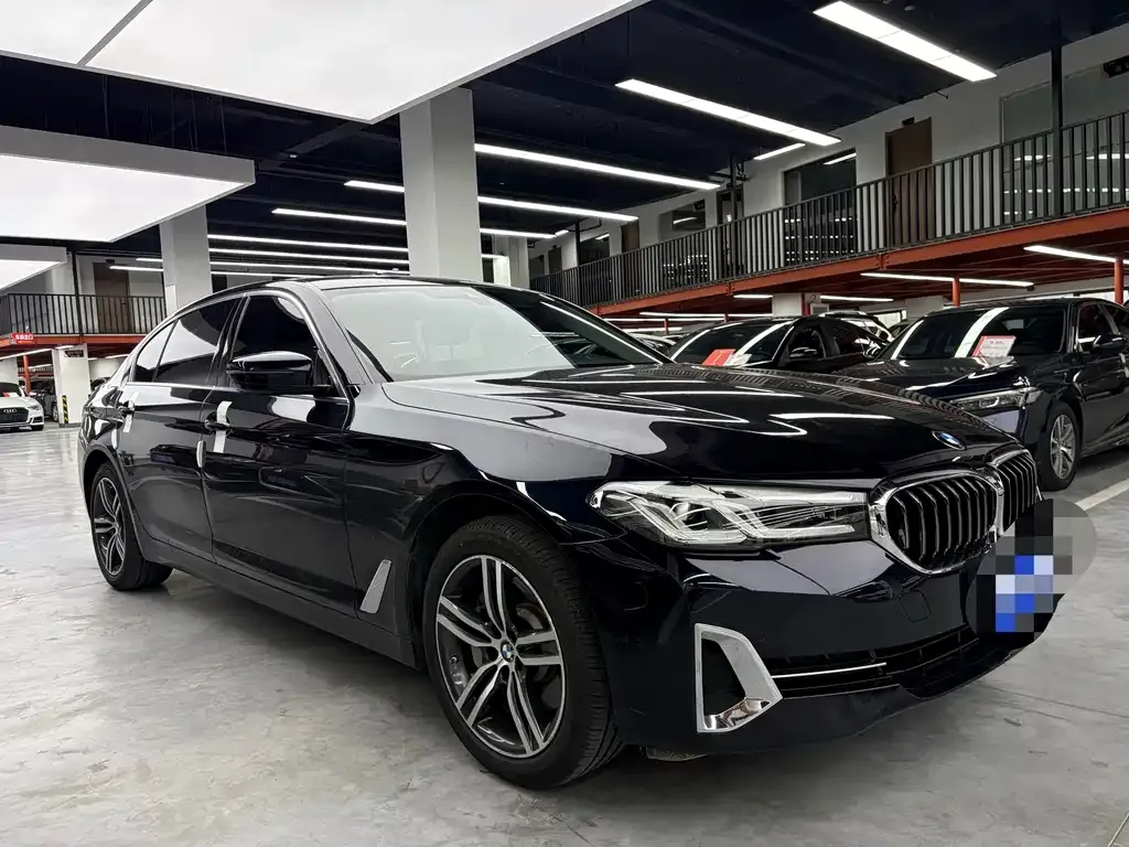 BMW 5 Series — фото 9