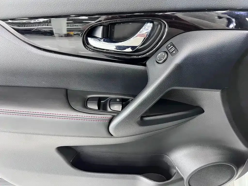 Nissan Qashqai — фото 10