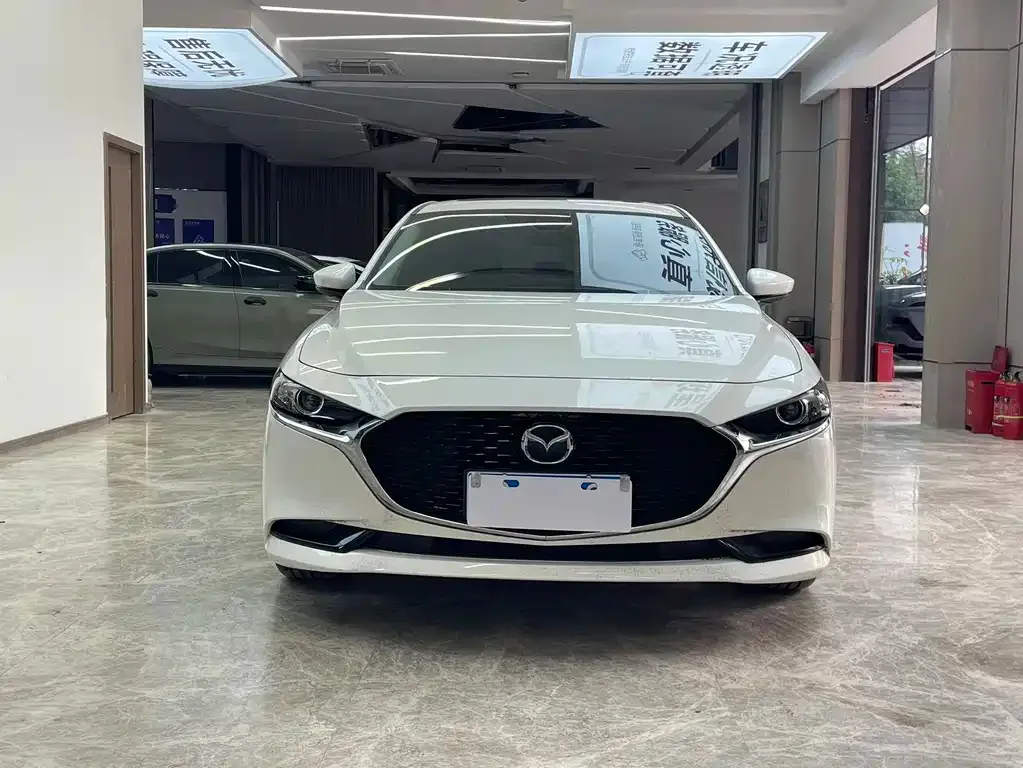 Mazda 3 Axela — фото 4