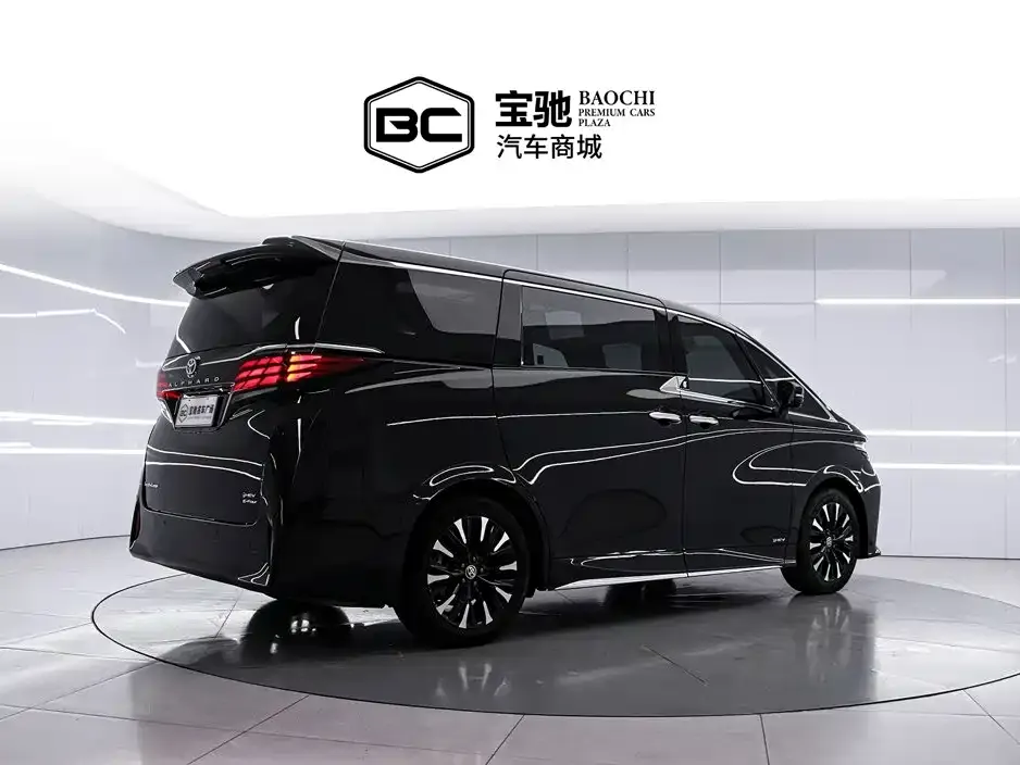 Toyota Alphard — фото 7
