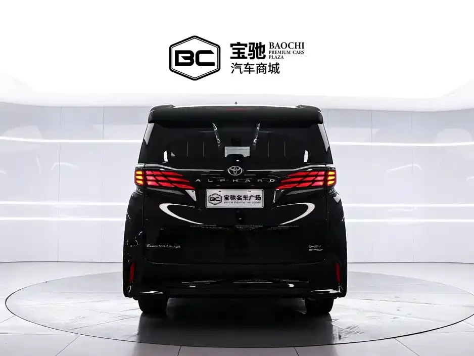 Toyota Alphard — фото 2