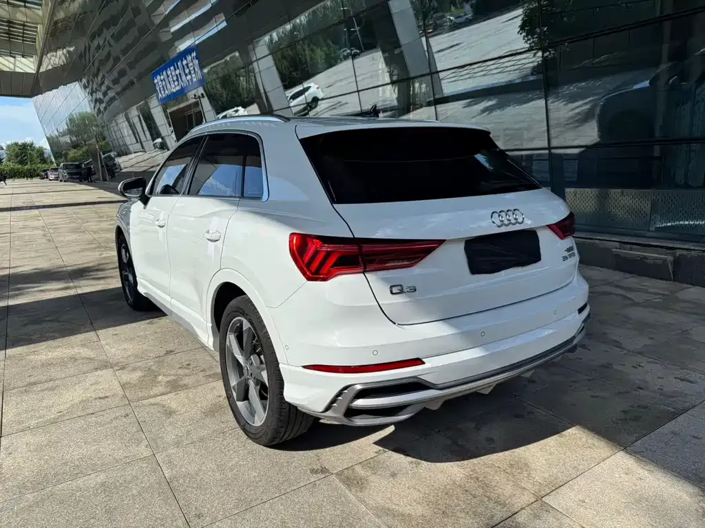 Audi Q3 — фото 8