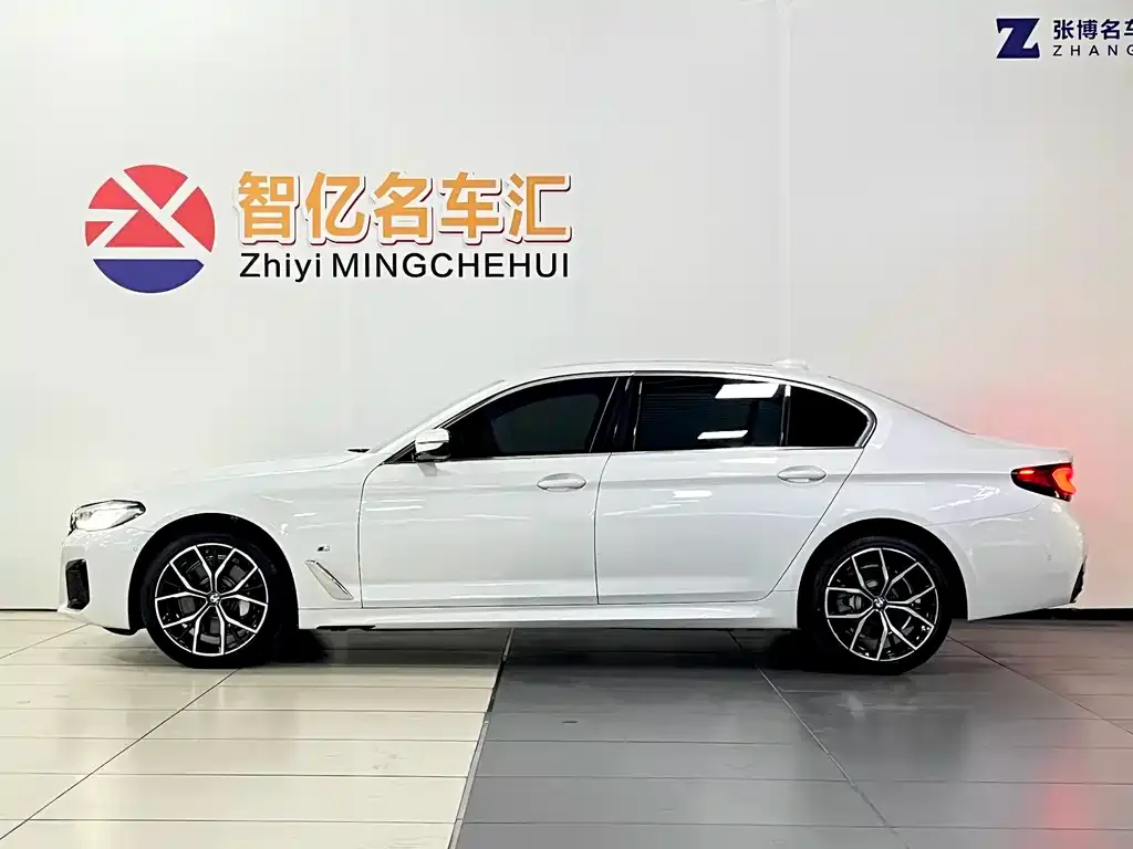 BMW 5 Series — фото 5