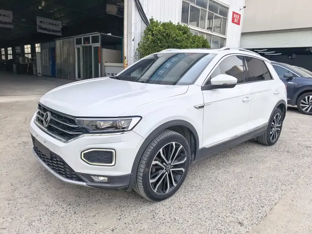 Volkswagen T-Roc — фото 1