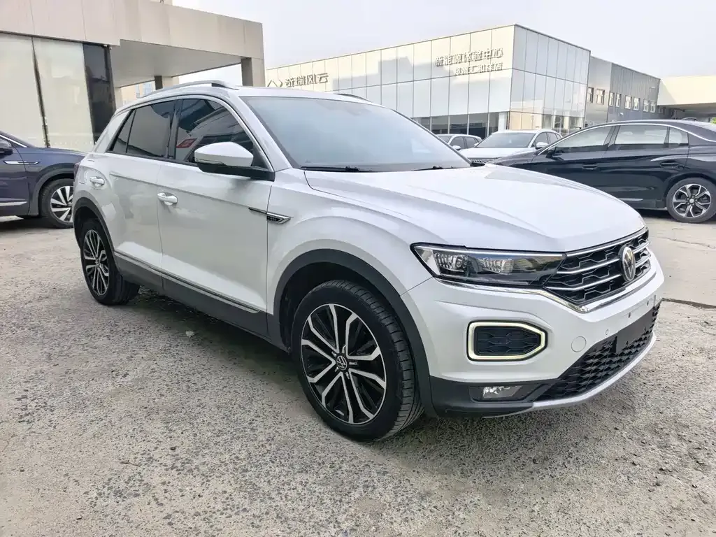 Volkswagen T-Roc — фото 6