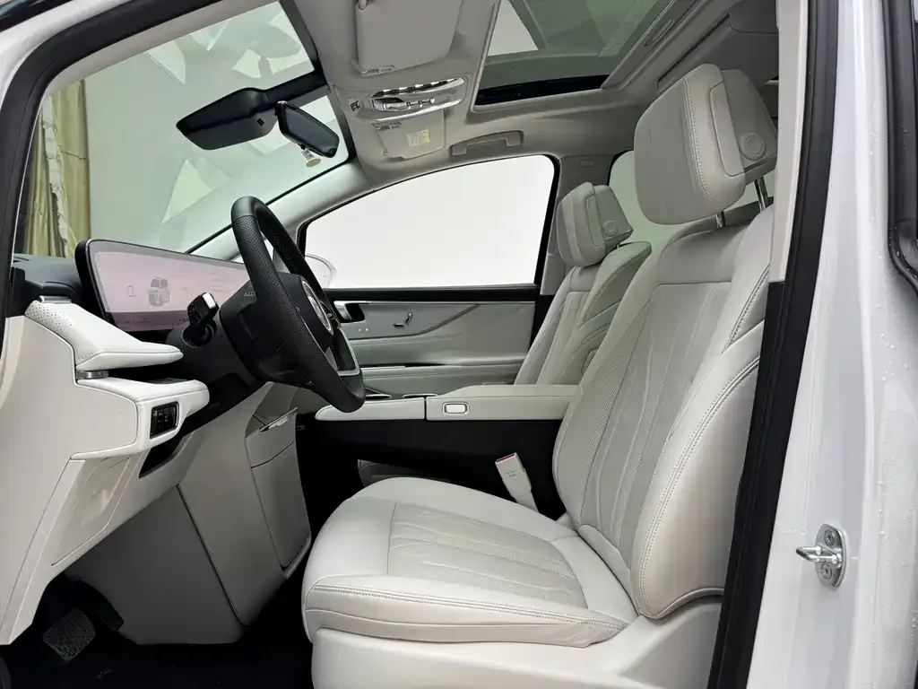 Buick GL8 Hybrid — фото 9