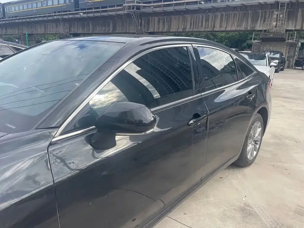 Toyota Avalon — фото 2
