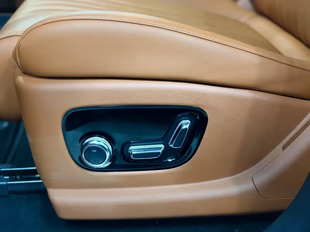 Geely Galaxy M9 — фото 2