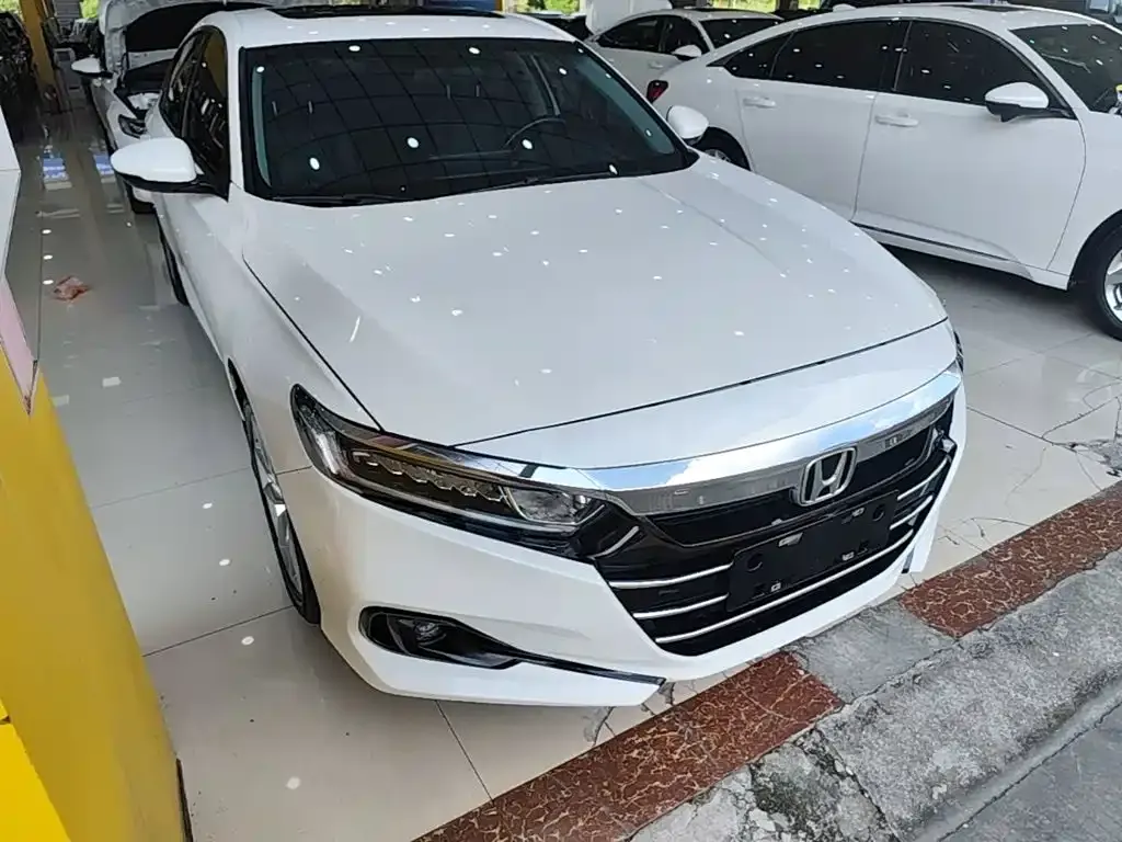 Honda Accord — фото 10