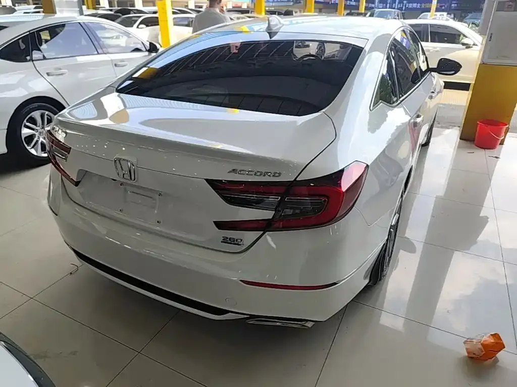Honda Accord — фото 5