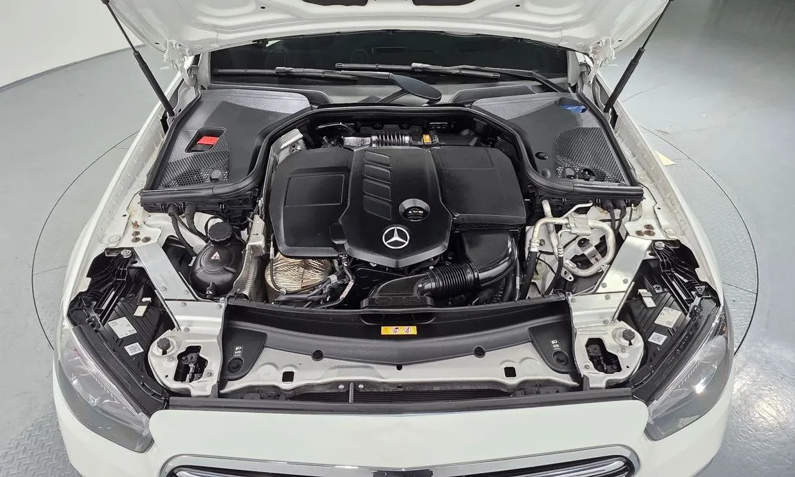 Mercedes-Benz E-Class — фото 10