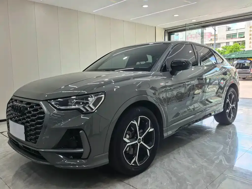 Audi Q3 Sportback — фото 1
