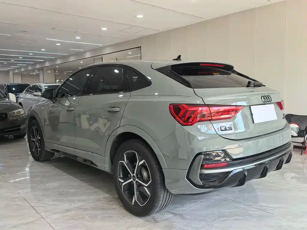 Audi Q3 Sportback — фото 9