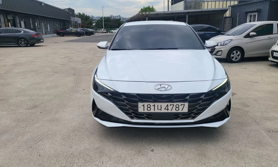 Hyundai AVANTE — фото 1