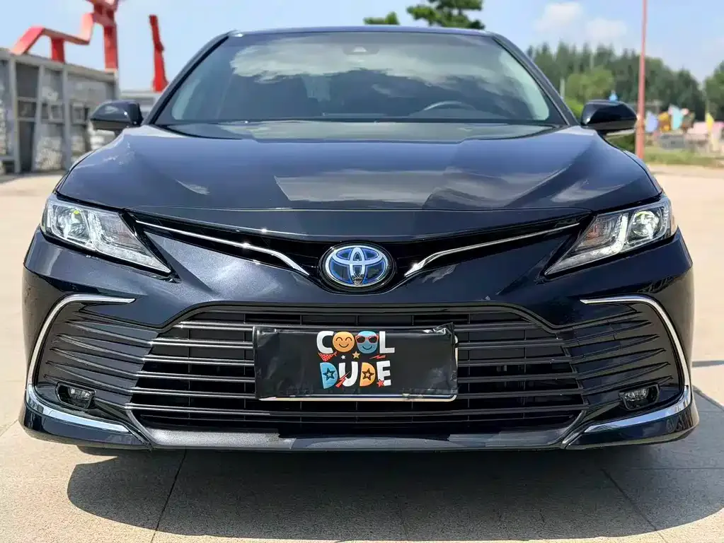 Toyota Camry — фото 9