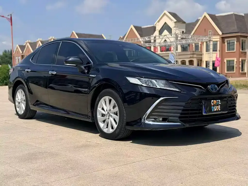 Toyota Camry — фото 4