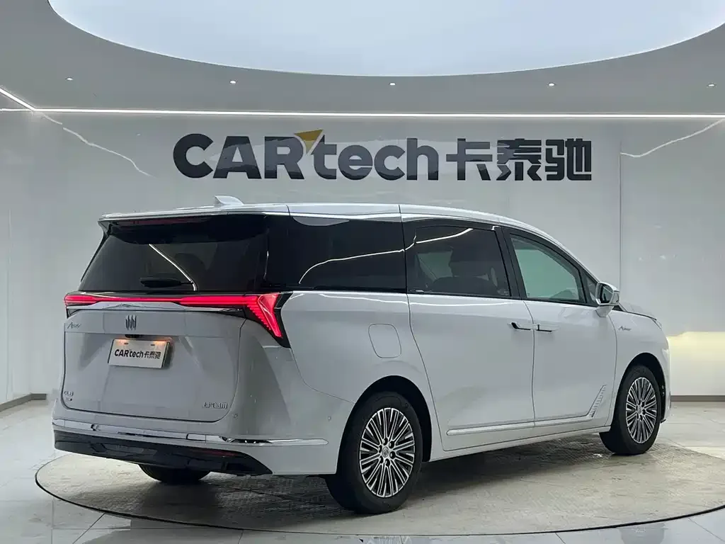 Buick GL8 Hybrid — фото 2