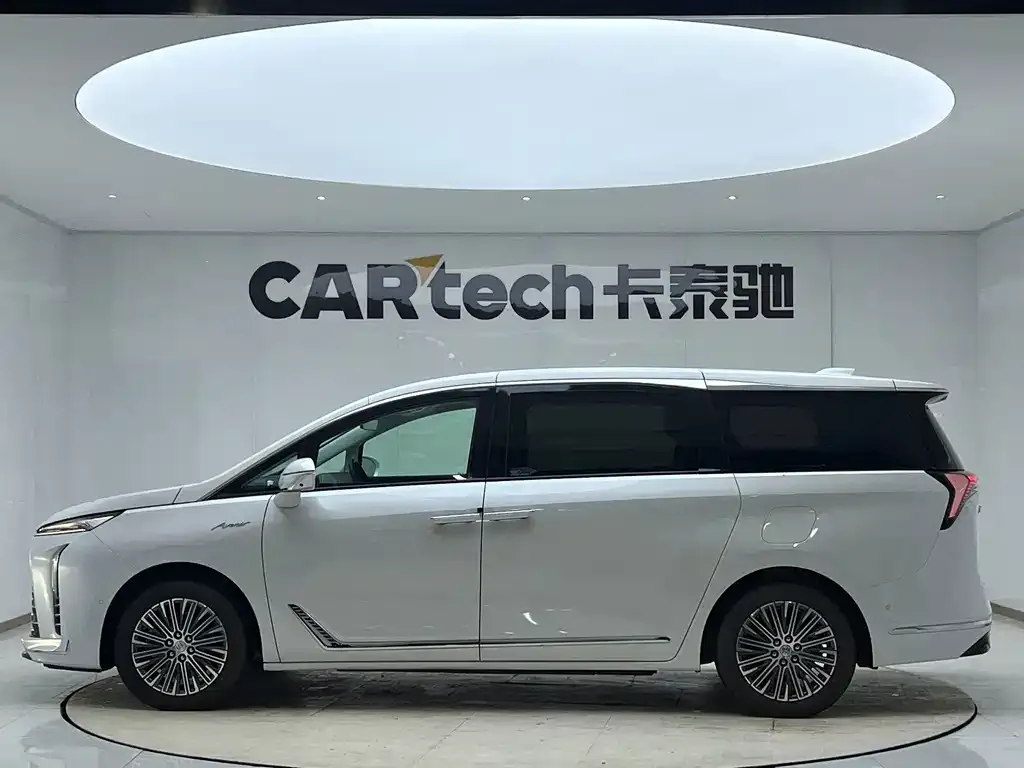 Buick GL8 Hybrid — фото 5