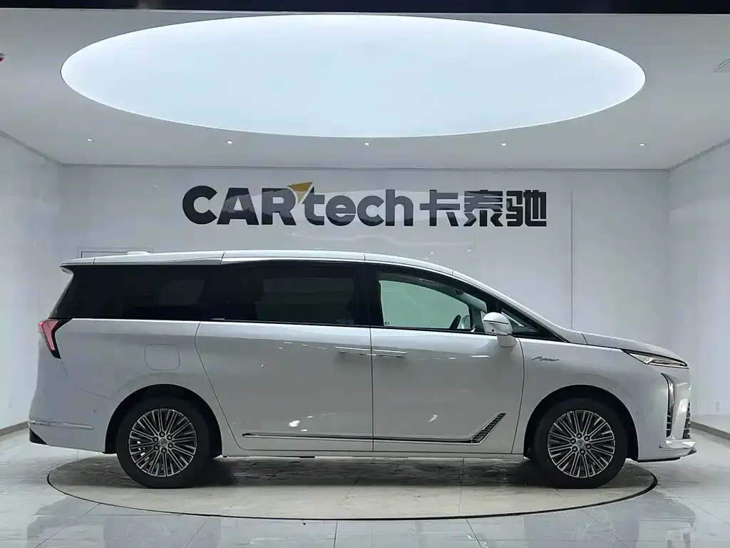 Buick GL8 Hybrid — фото 10