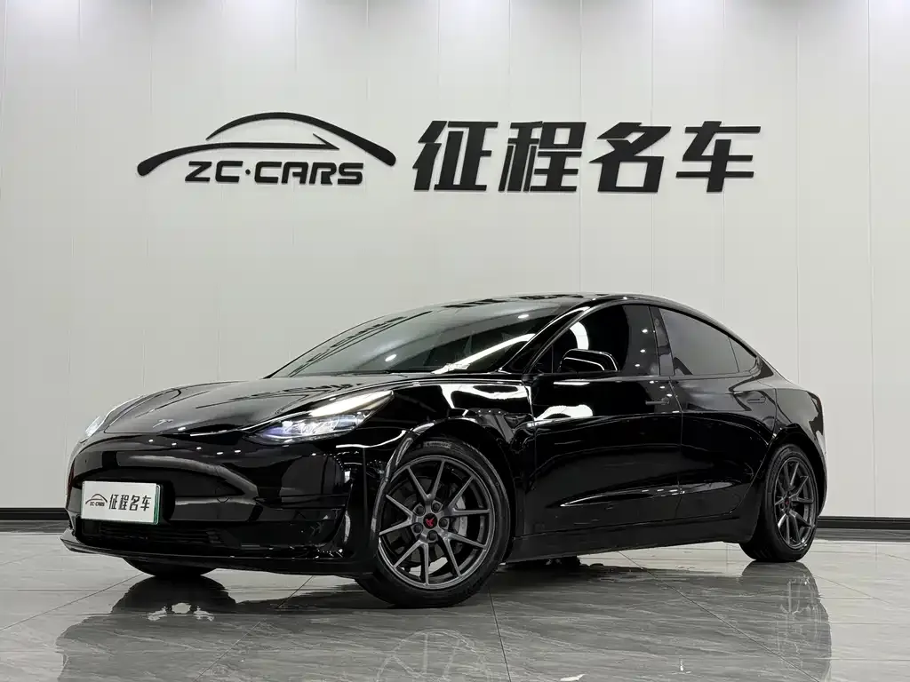 Tesla Model 3 — фото 1