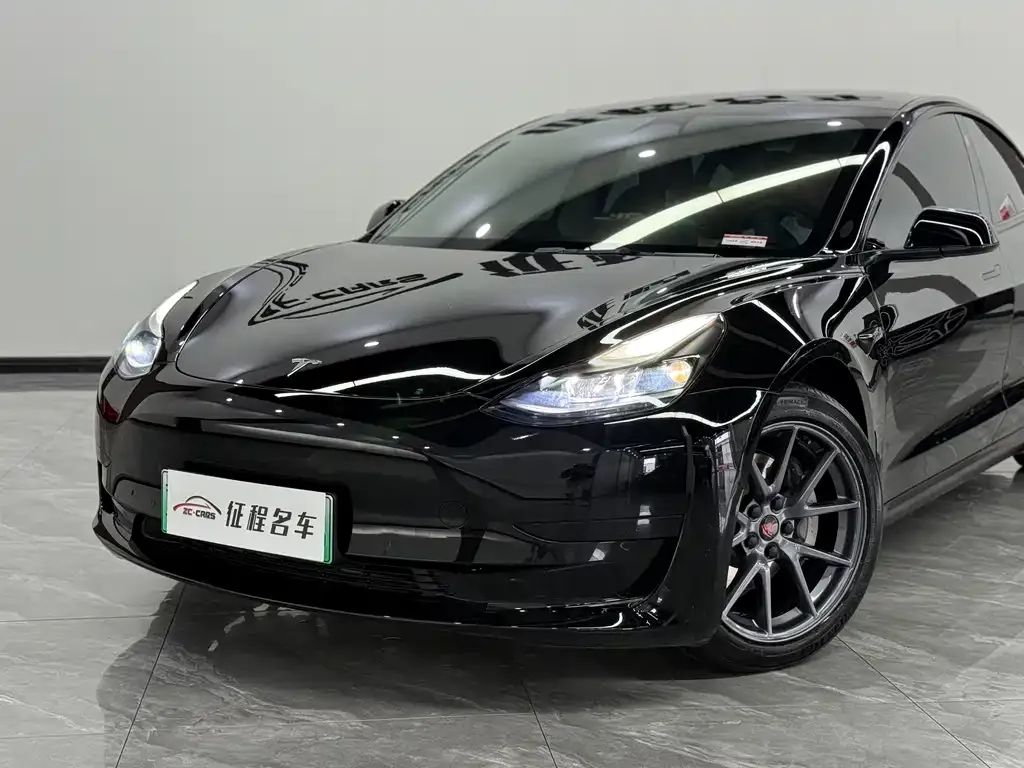 Tesla Model 3 — фото 3