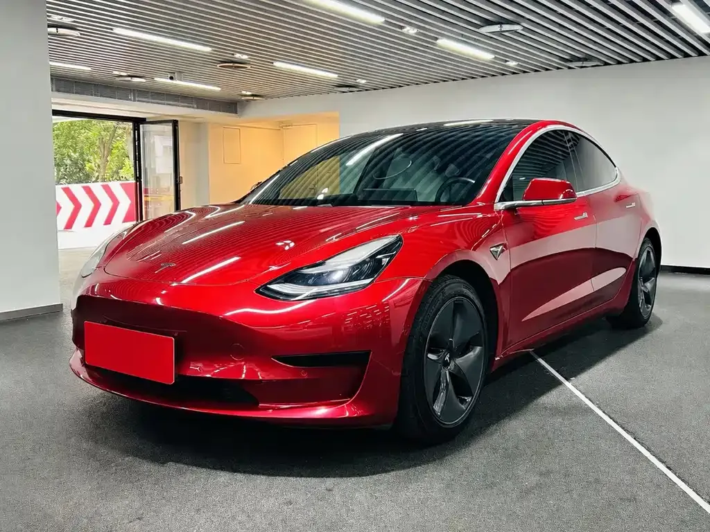 Tesla Model 3 — фото 3