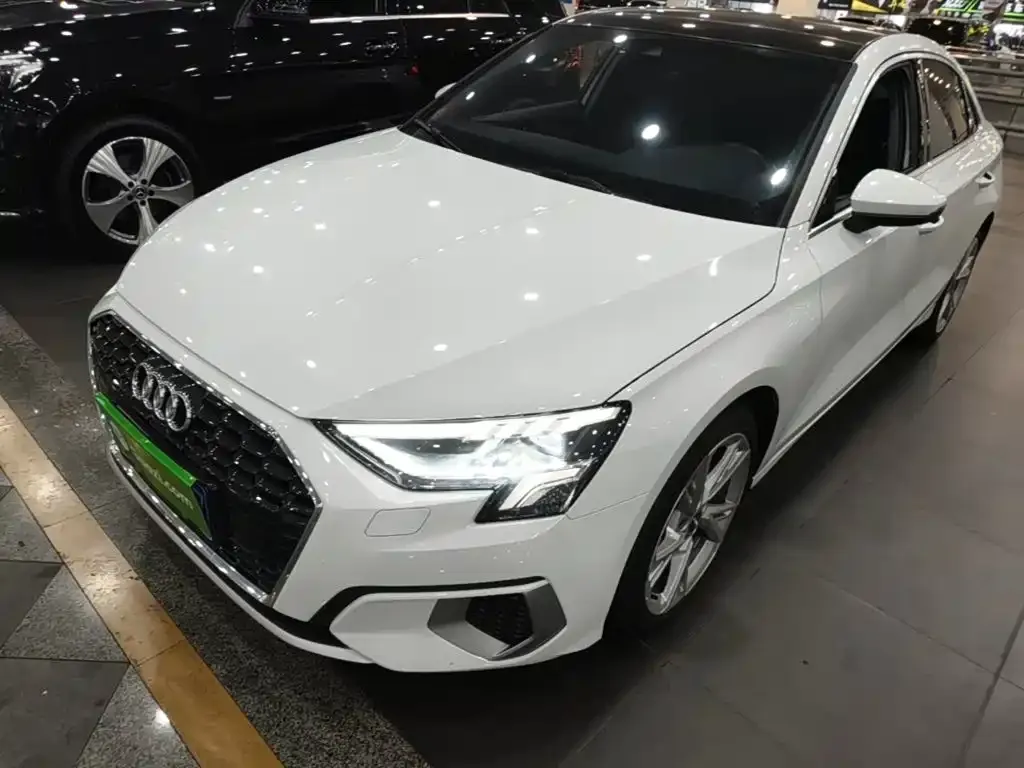 Audi A3 — фото 1