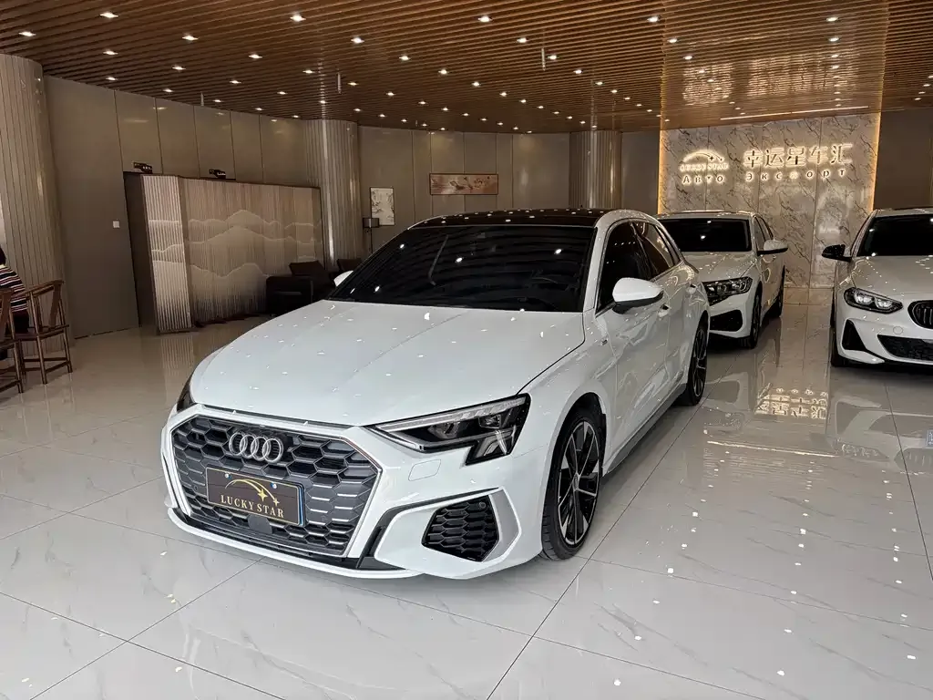 Audi A3 — фото 1