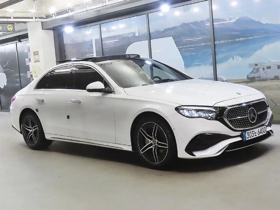 Mercedes-Benz E-Class — фото 1