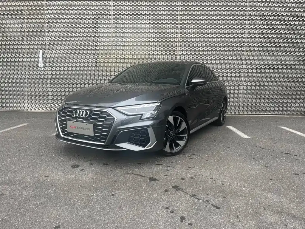 Audi A3 — фото 1