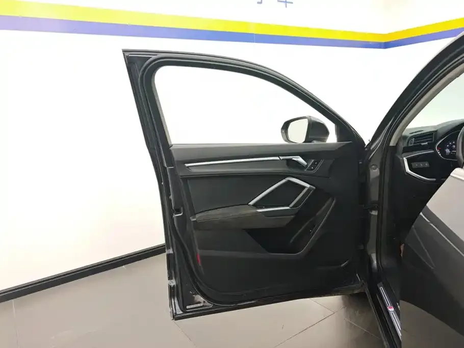 Audi Q3 Sportback — фото 3