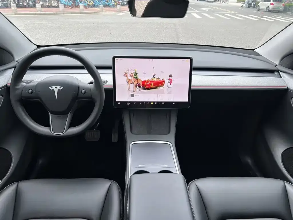 Tesla Model Y — фото 4
