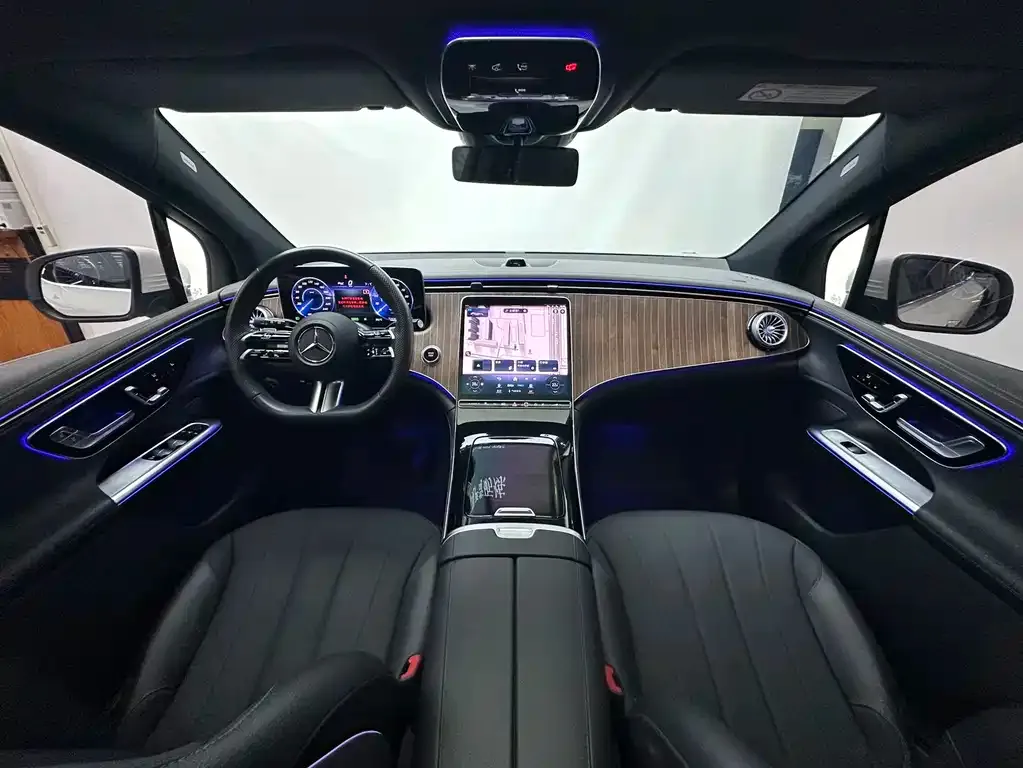 Mercedes-Benz EQE SUV — фото 2