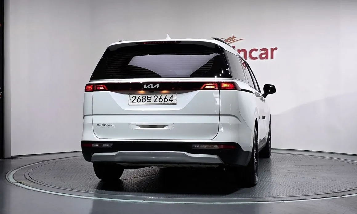 Kia Carnival — фото 4