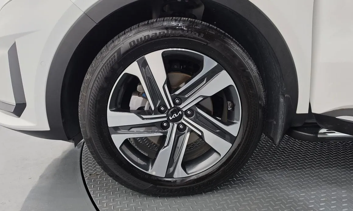 Kia Sorento — фото 7