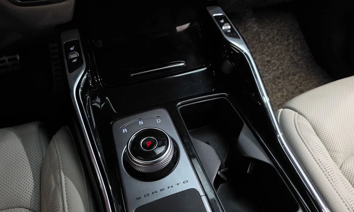 Kia Sorento — фото 8